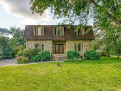 290 Av. Thrush  Dorval, QC H9S 1S2